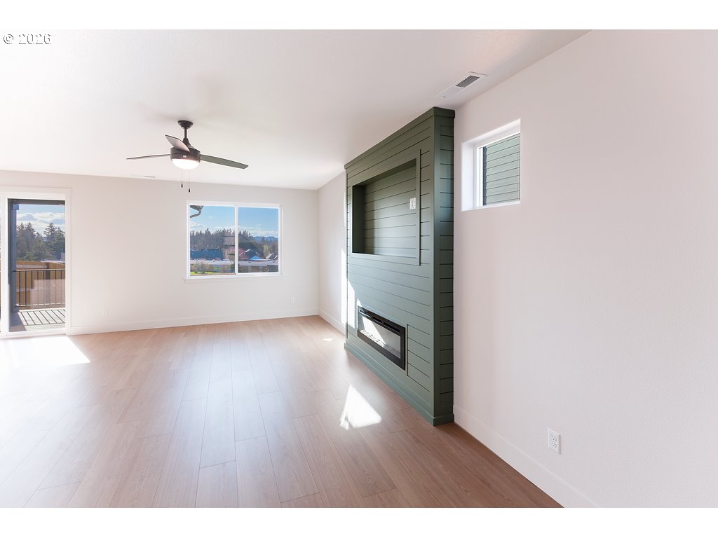 16009 Barlow Trail LN