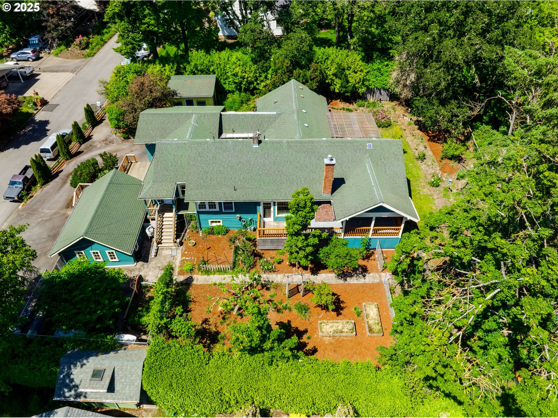 621 CITY VIEW BLVD