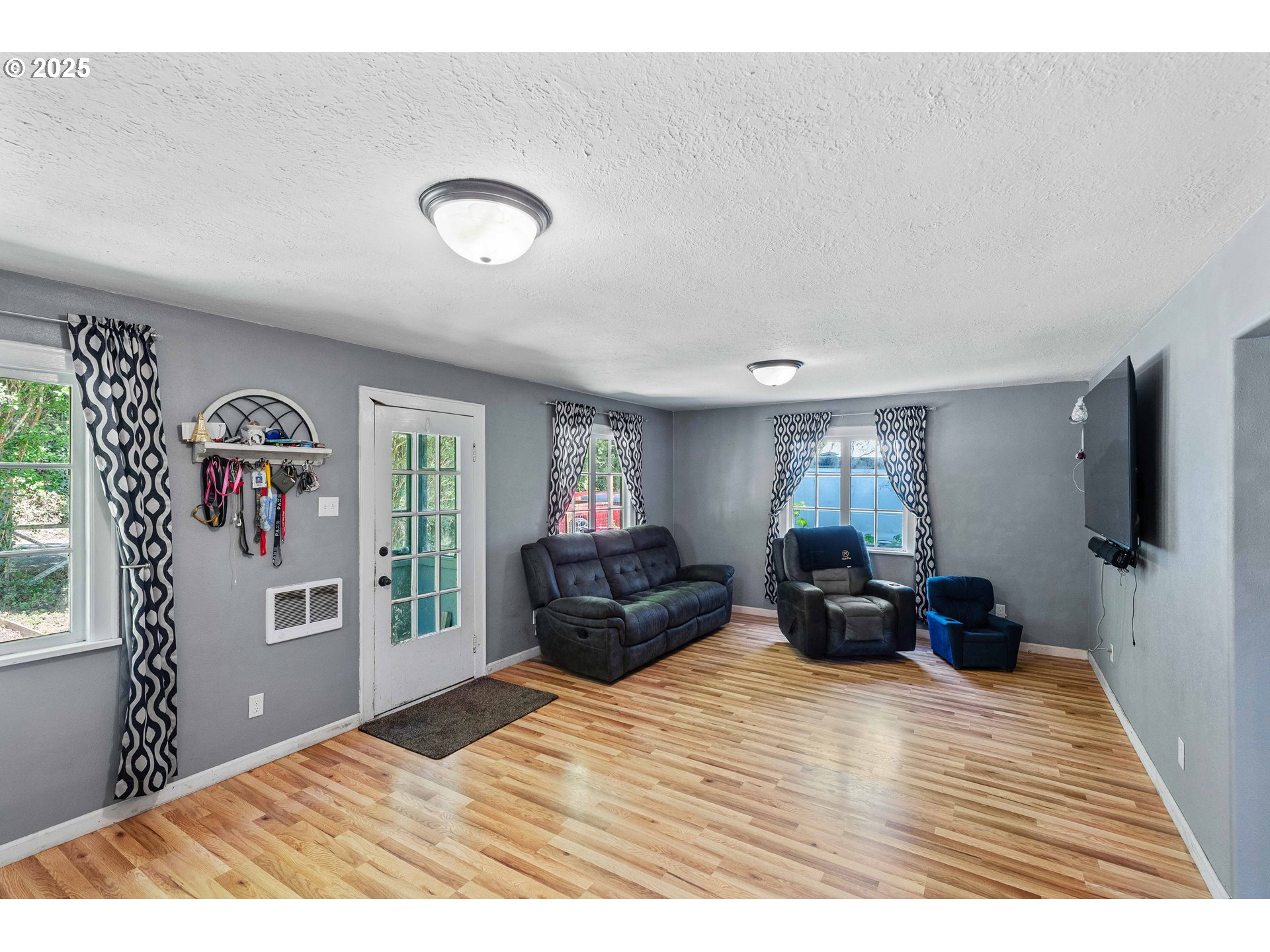 93342 UPPER LOOP RD