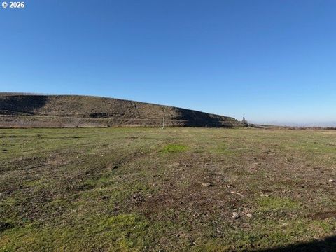 MLS: 549656304