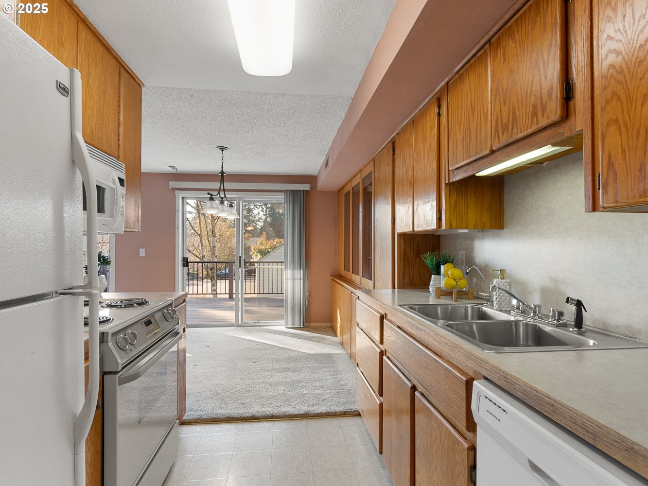 Vancouver, Washington 98665, United States, 3 Bedrooms Bedrooms, ,2 BathroomsBathrooms,Residential,Pending,14877