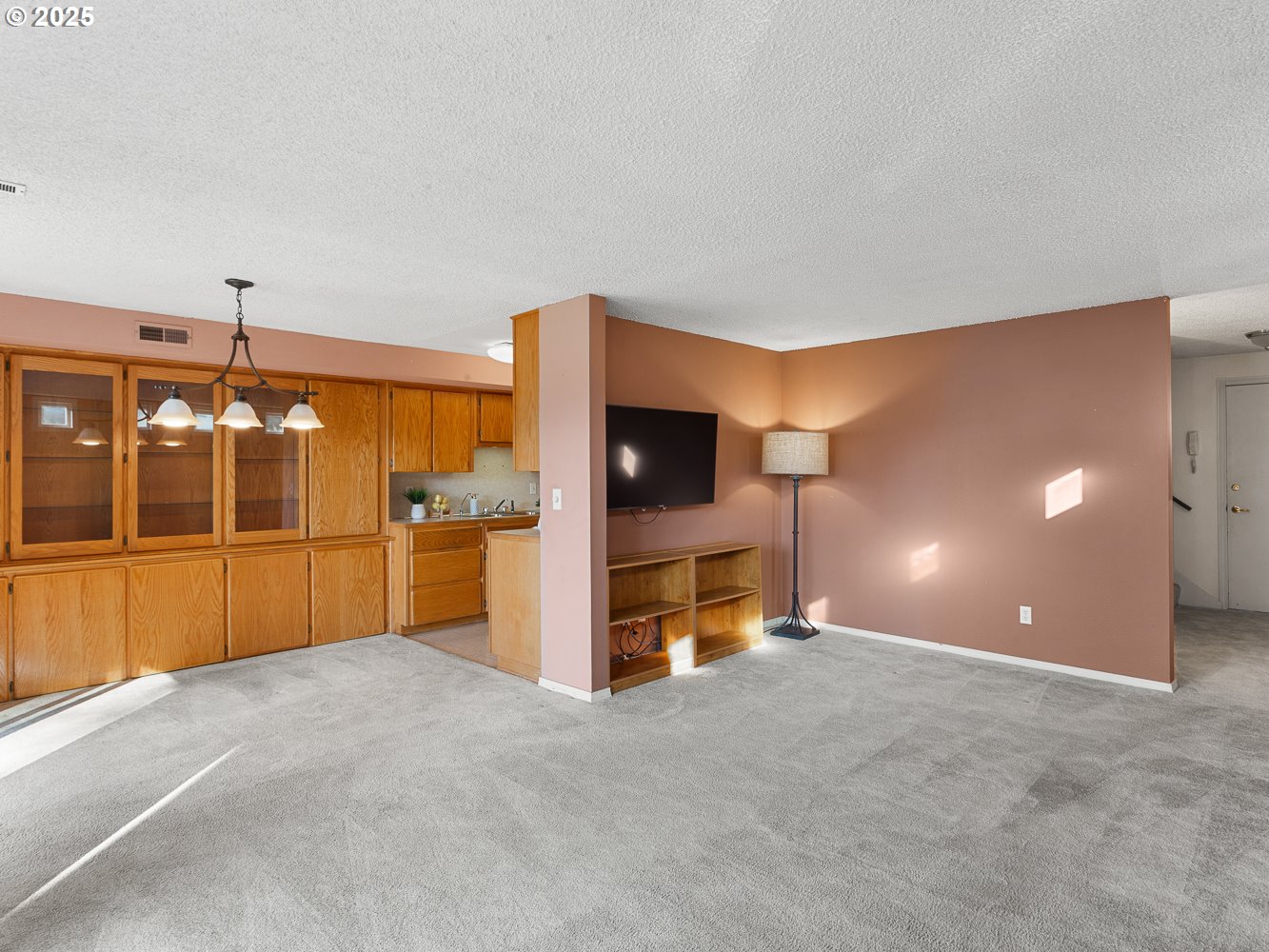 Vancouver, Washington 98665, United States, 3 Bedrooms Bedrooms, ,2 BathroomsBathrooms,Residential,Pending,14877