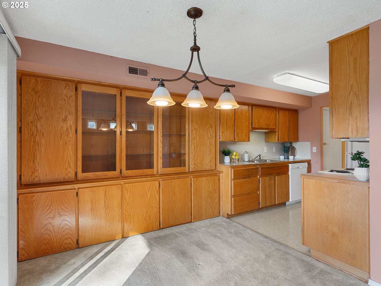 Vancouver, Washington 98665, United States, 3 Bedrooms Bedrooms, ,2 BathroomsBathrooms,Residential,Pending,14877