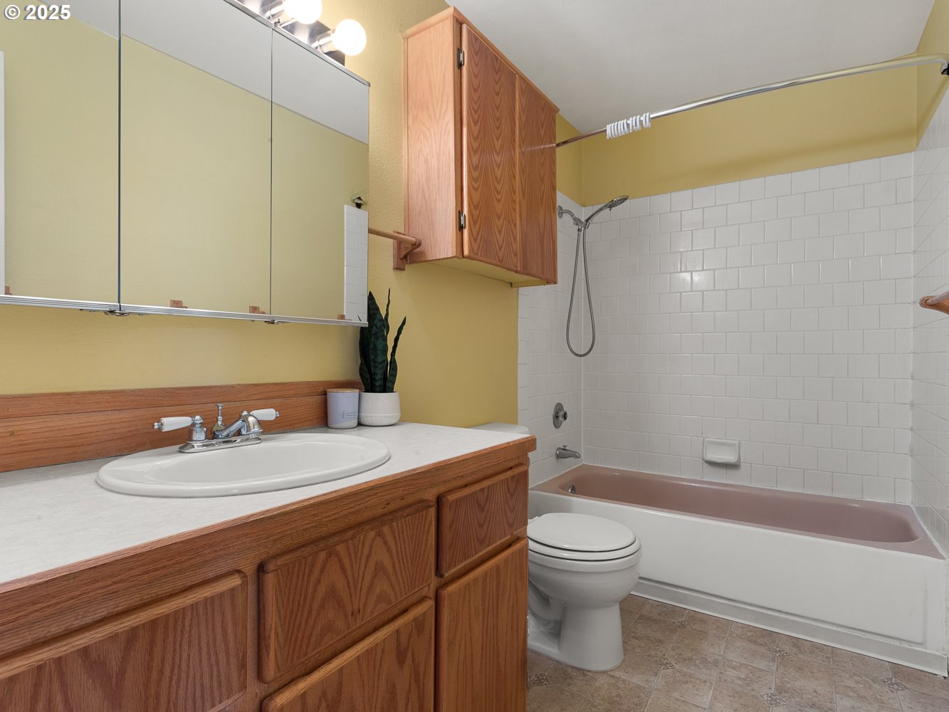 Vancouver, Washington 98665, United States, 3 Bedrooms Bedrooms, ,2 BathroomsBathrooms,Residential,Pending,14877