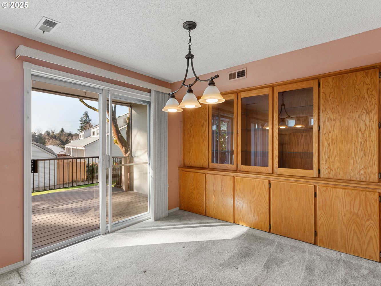 Vancouver, Washington 98665, United States, 3 Bedrooms Bedrooms, ,2 BathroomsBathrooms,Residential,Pending,14877