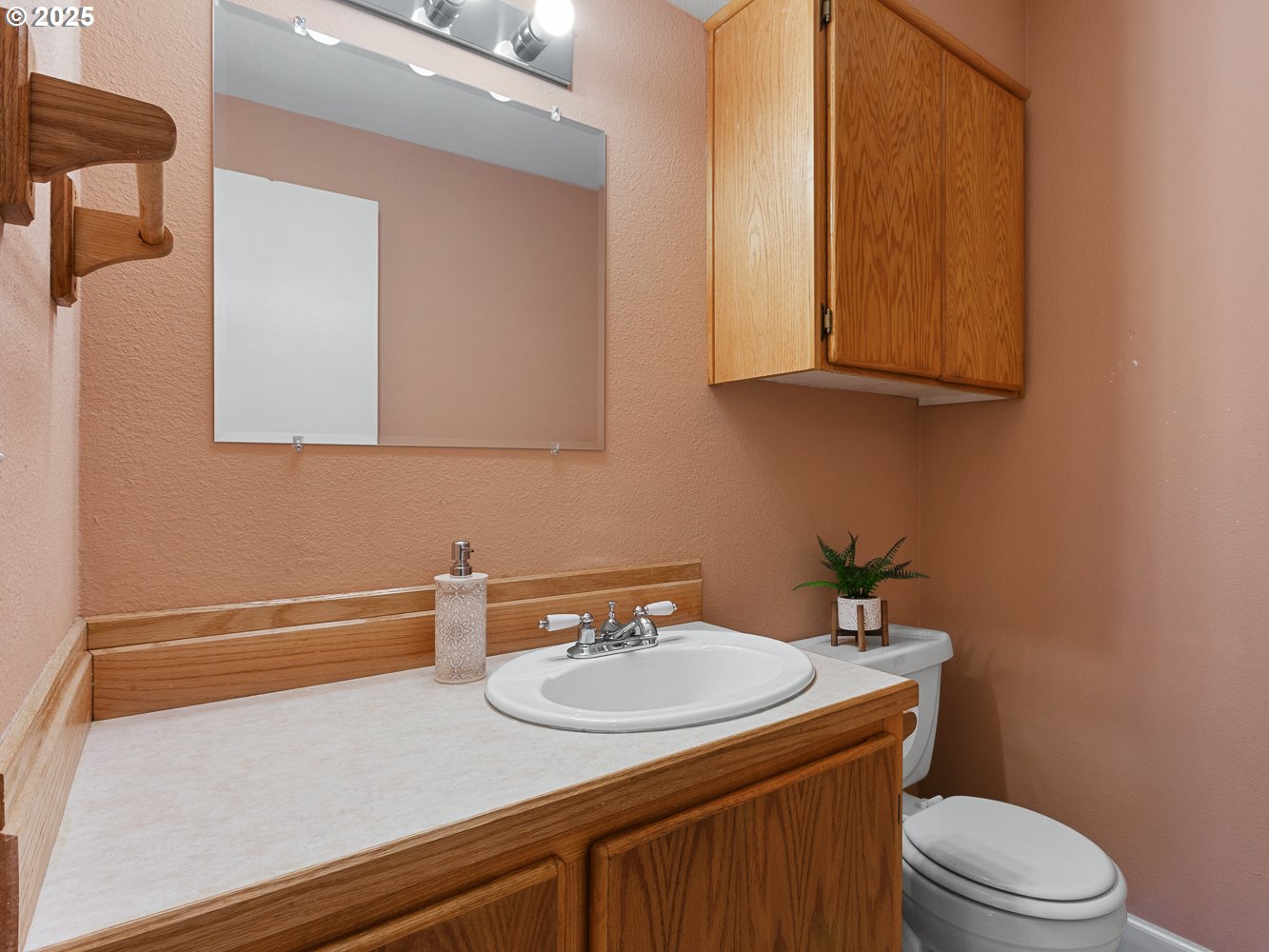 Vancouver, Washington 98665, United States, 3 Bedrooms Bedrooms, ,2 BathroomsBathrooms,Residential,Pending,14877