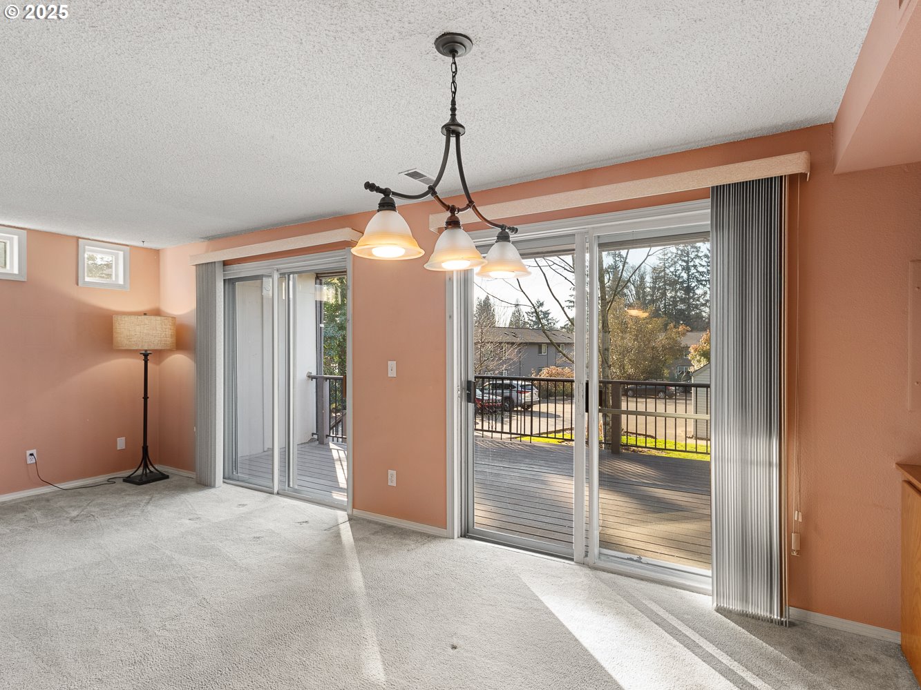 Vancouver, Washington 98665, United States, 3 Bedrooms Bedrooms, ,2 BathroomsBathrooms,Residential,Pending,14877