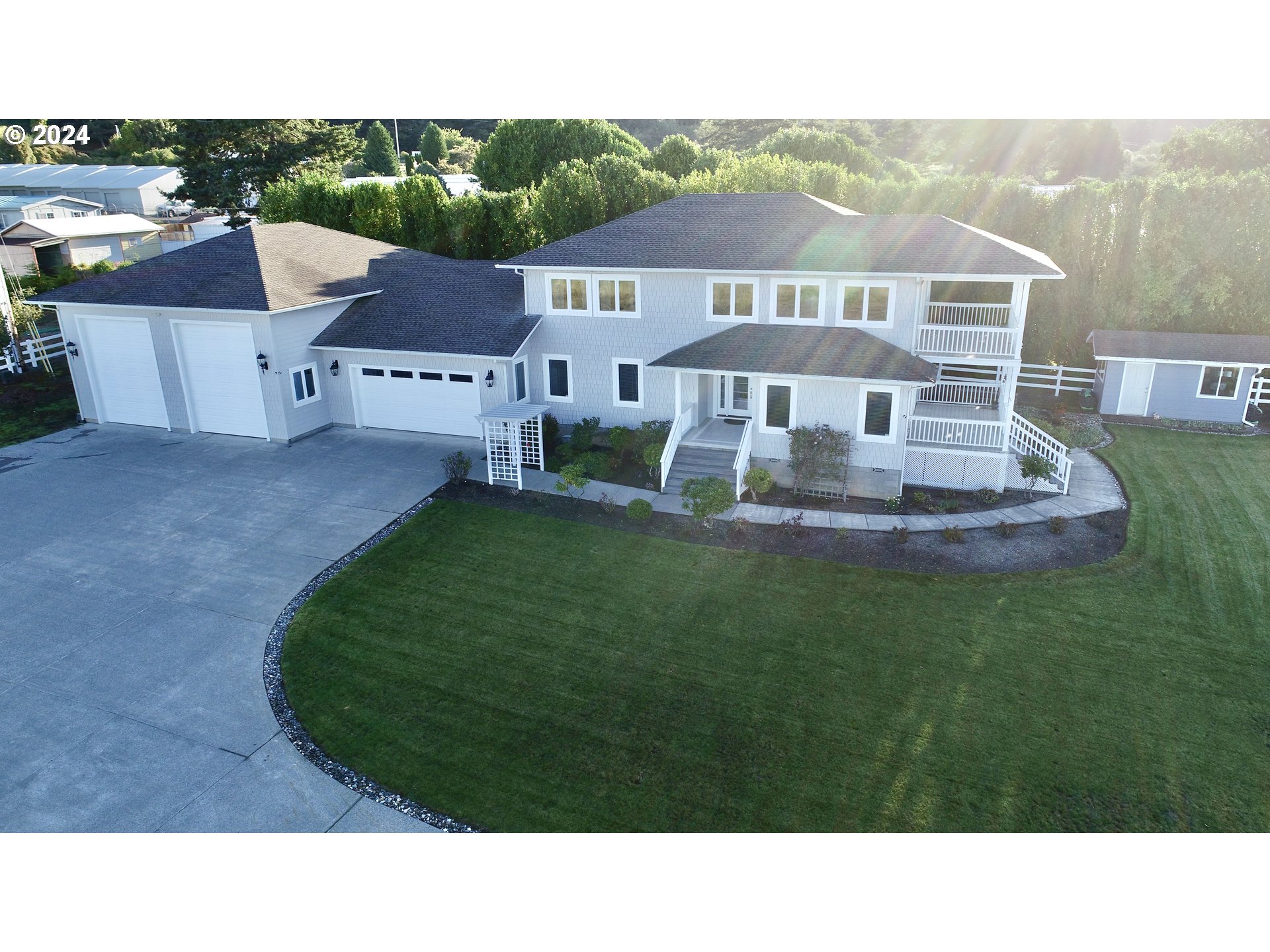 98694 WOODRIFF LN