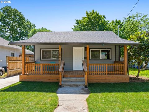 8042 SE TOLMAN ST Portland OR 97206