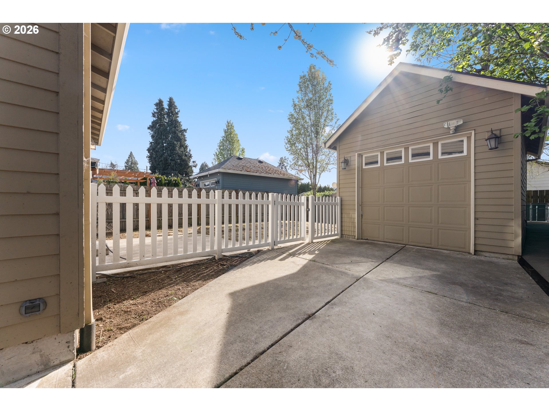 9743 N PORTSMOUTH AVE