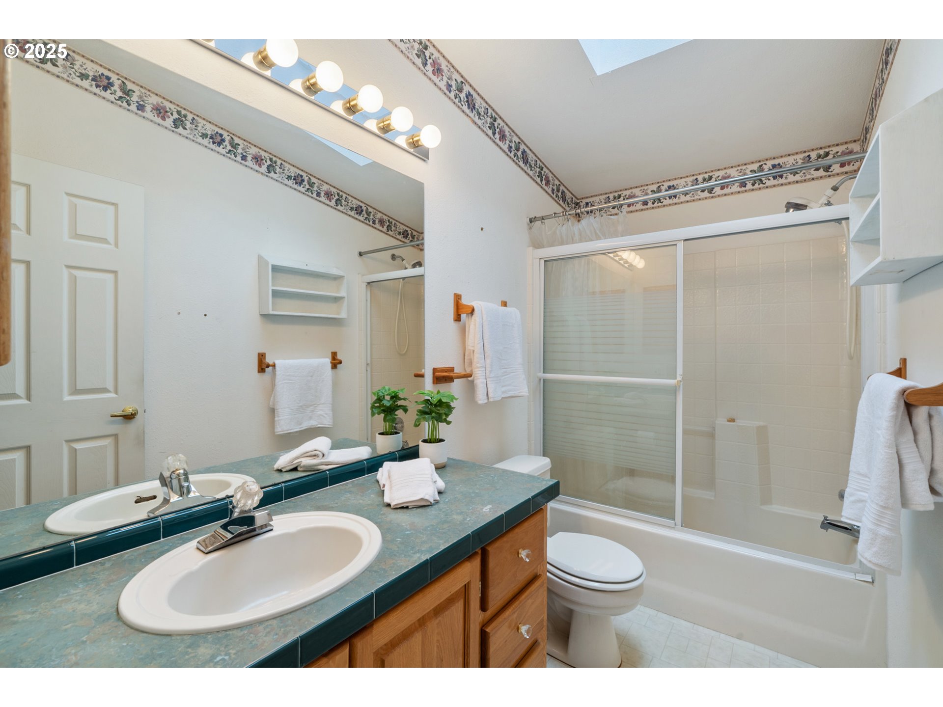 Nehalem, Oregon 97131, United States, 3 Bedrooms Bedrooms, ,3 BathroomsBathrooms,Residential,Active,143675