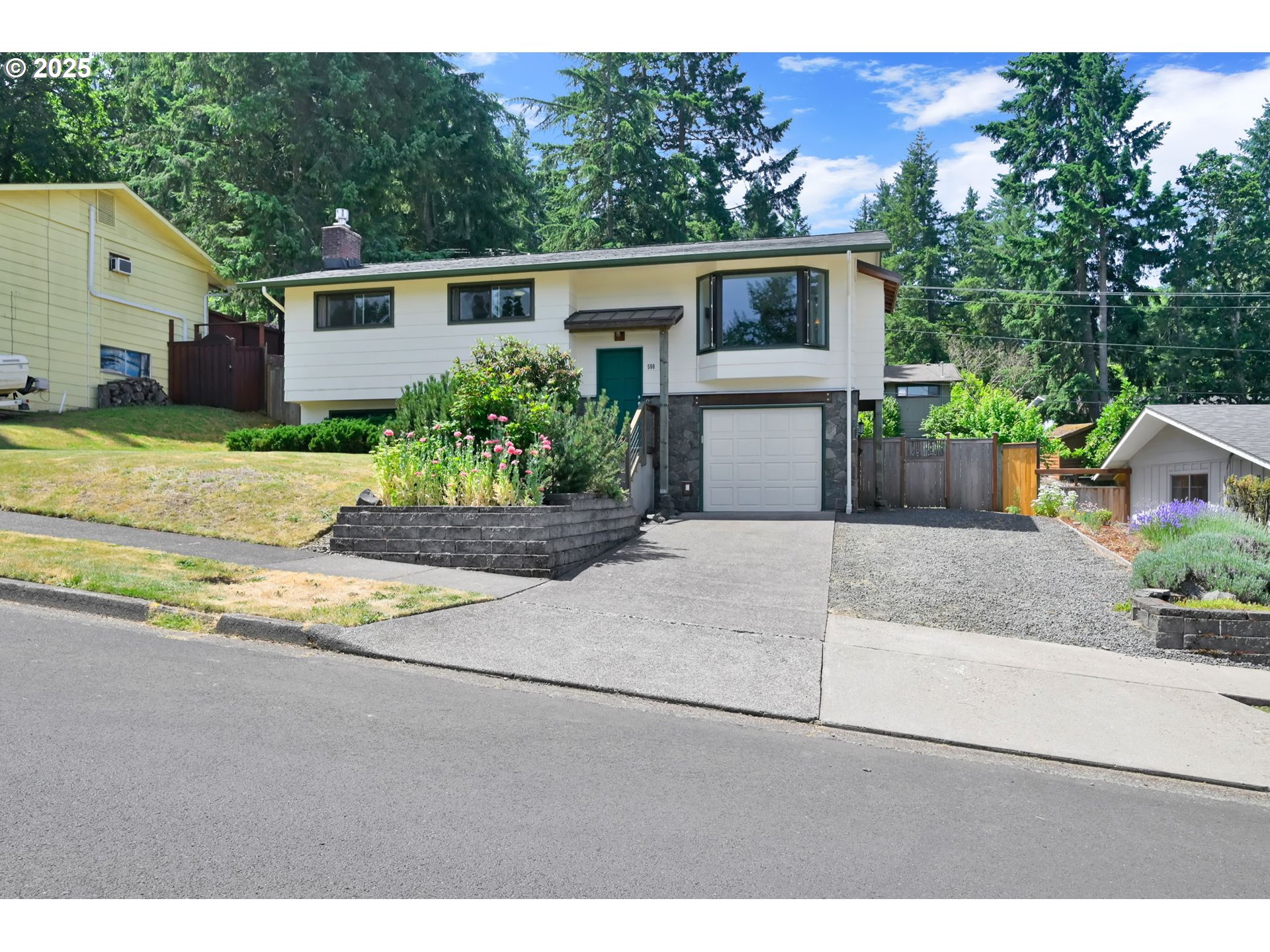 500 E 46TH AVE