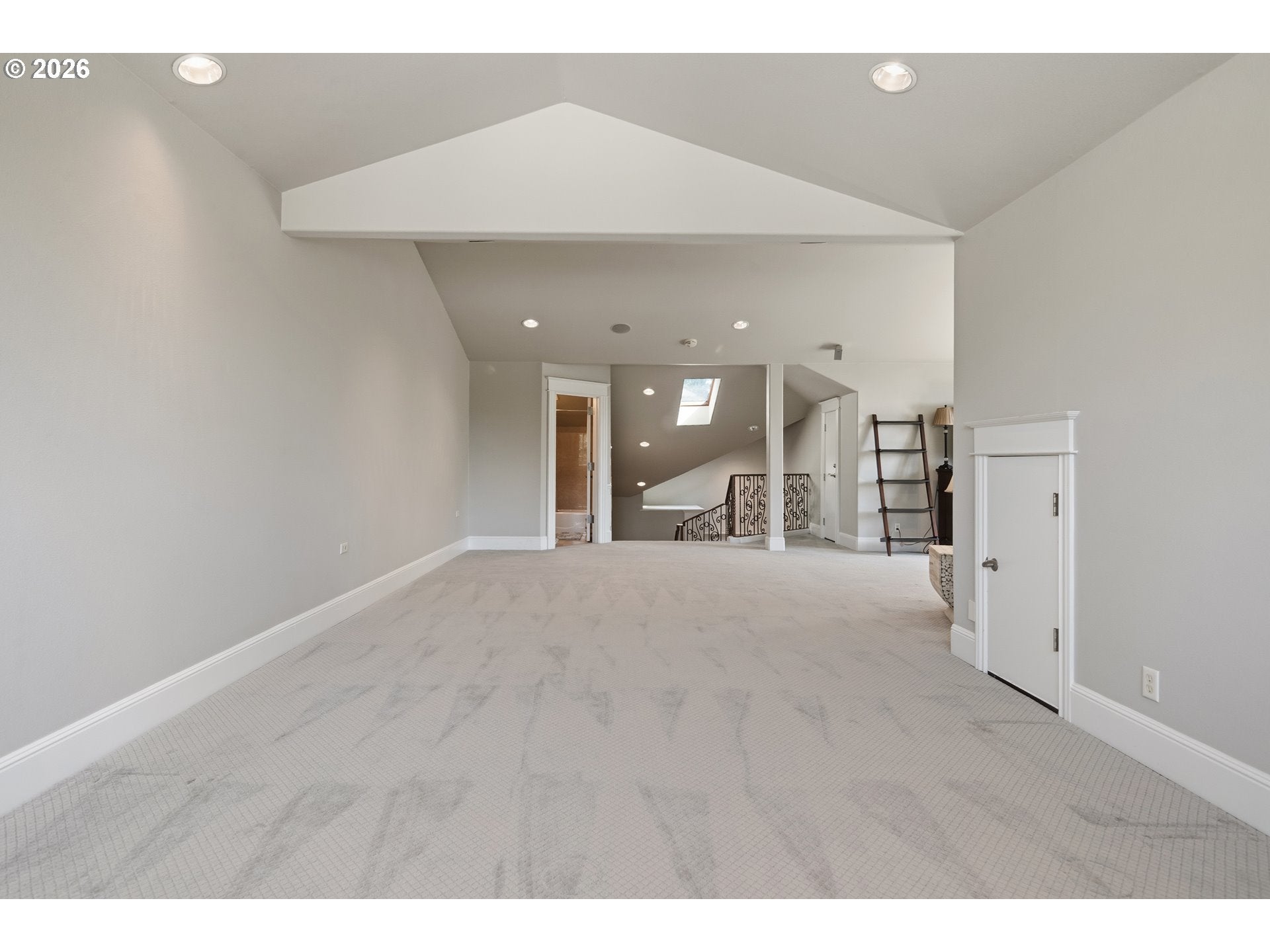 17695 S Fieldstone Ct, Oregon City, OR, 97045, USA, 4 Bedrooms Bedrooms, ,7 BathroomsBathrooms,Residential,Pending,17695 S Fieldstone Ct,214551203