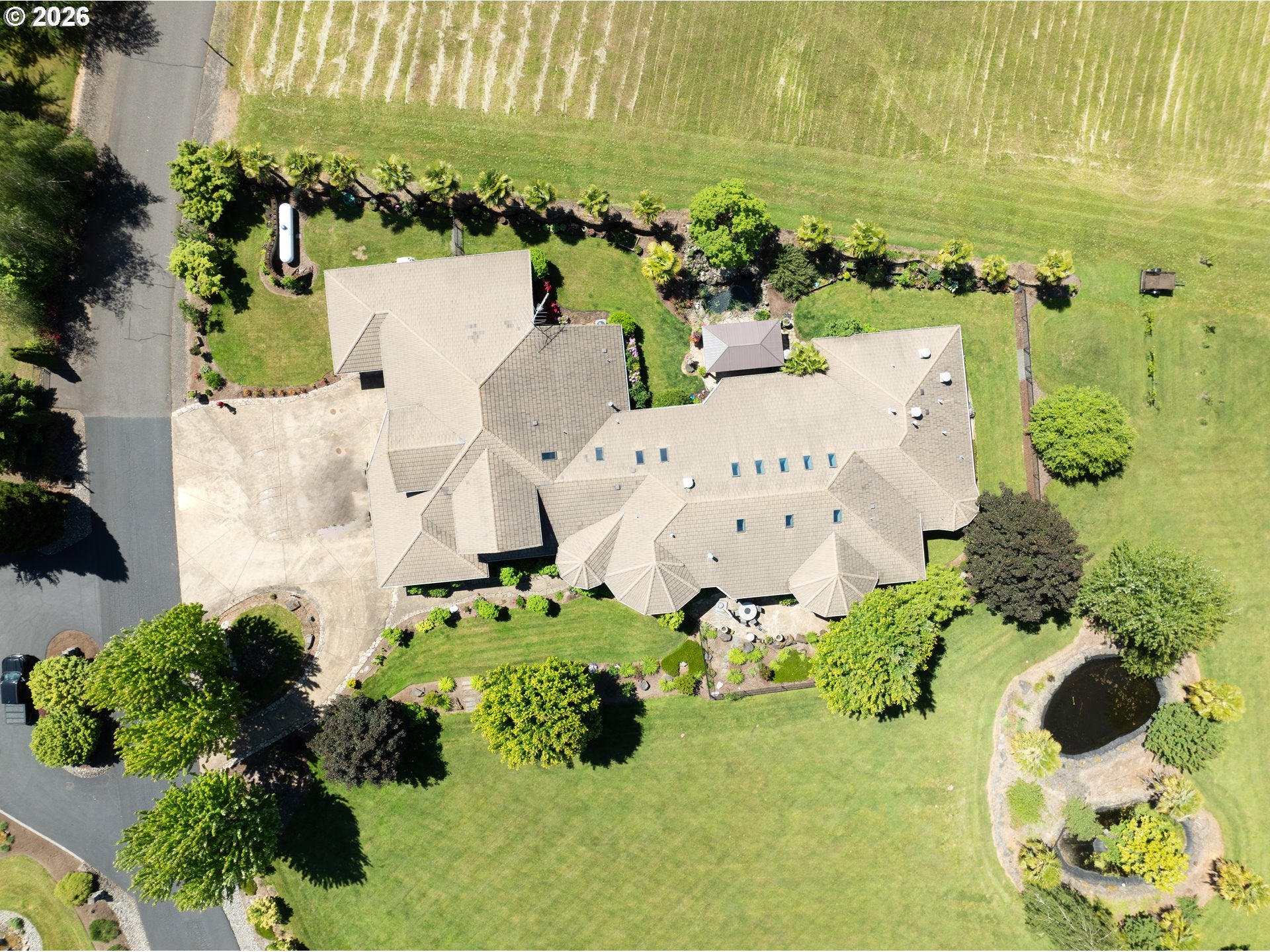 17695 S Fieldstone Ct, Oregon City, OR, 97045, USA, 4 Bedrooms Bedrooms, ,7 BathroomsBathrooms,Residential,Pending,17695 S Fieldstone Ct,214551203