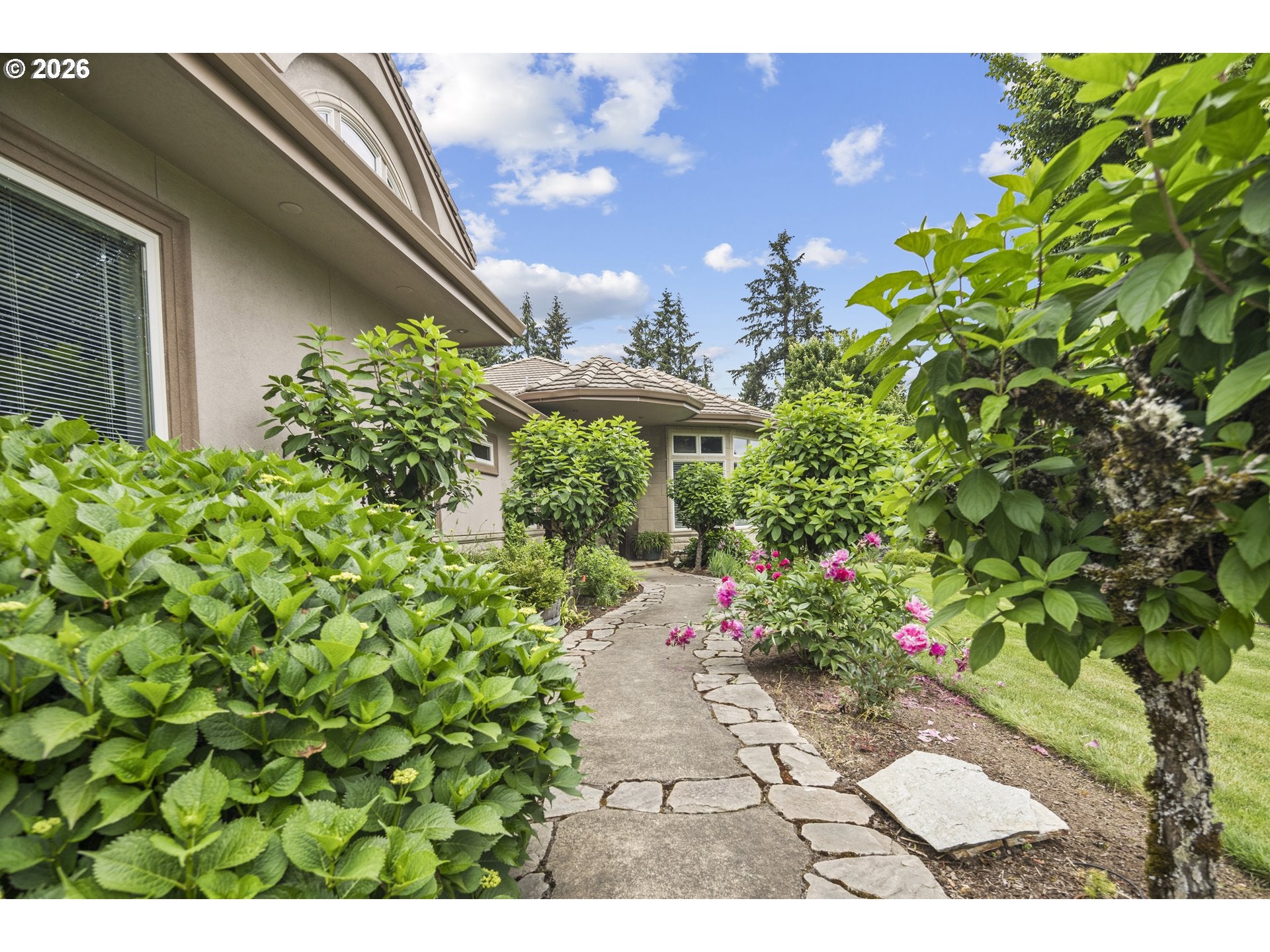 17695 S Fieldstone Ct, Oregon City, OR, 97045, USA, 4 Bedrooms Bedrooms, ,7 BathroomsBathrooms,Residential,Pending,17695 S Fieldstone Ct,214551203