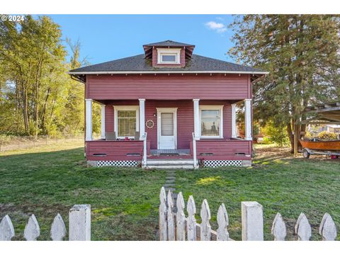 A home in Aumsville