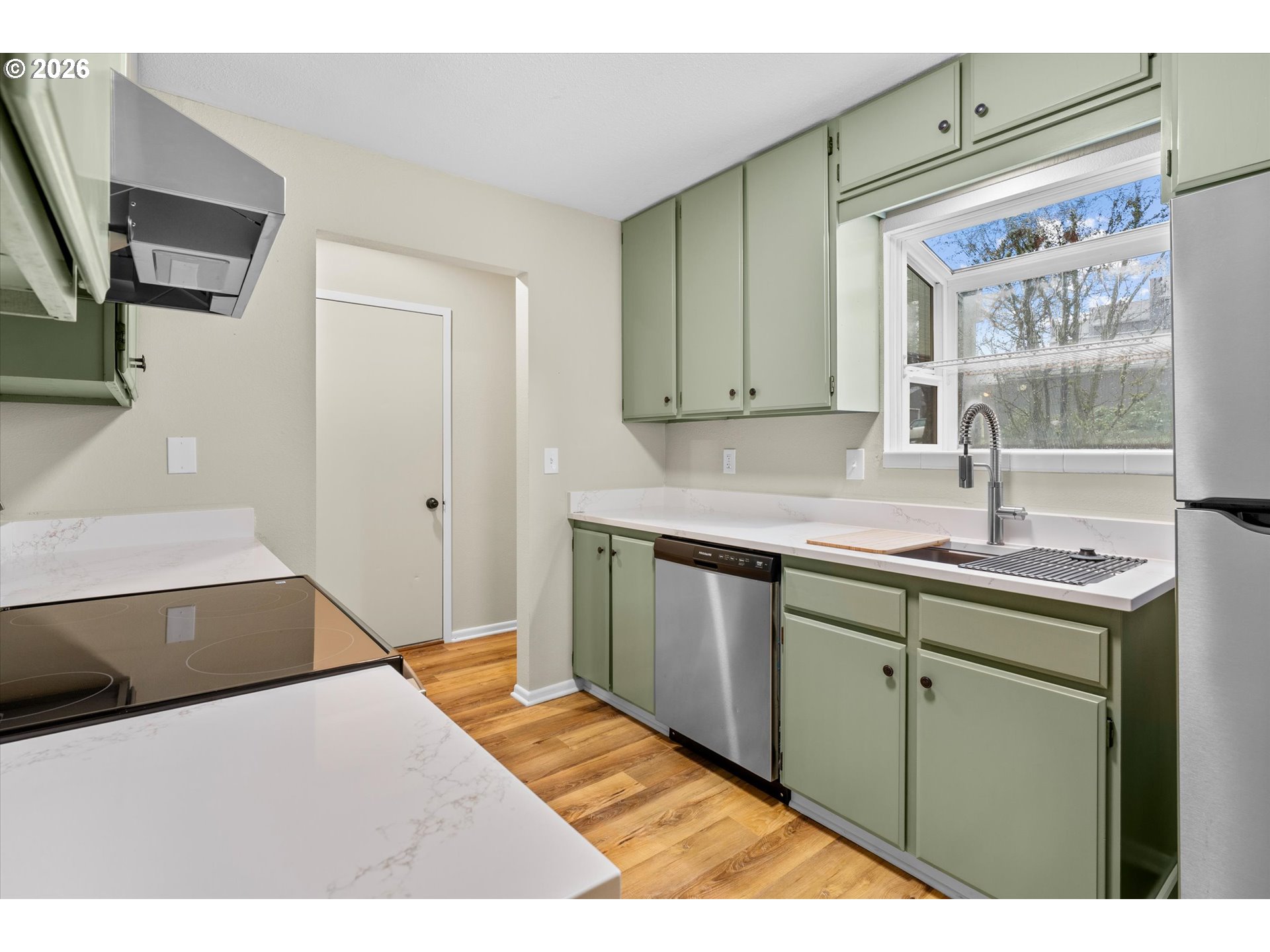 1865 NW ROLLING HILL DR