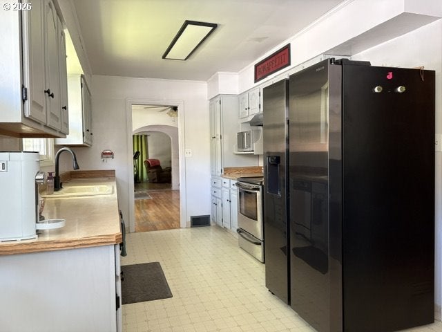 403 S CANYON BLVD