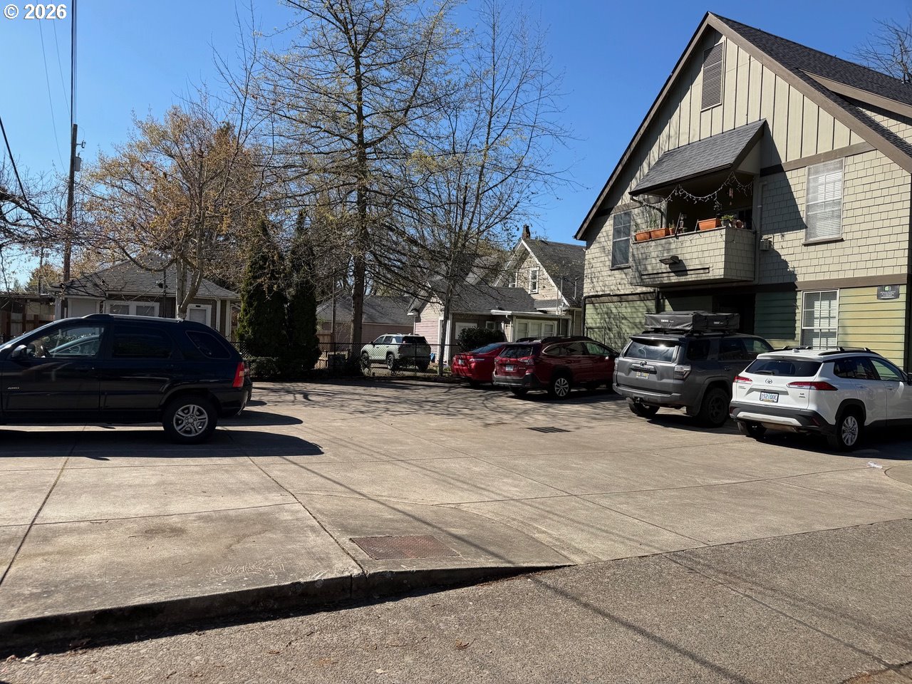 260 W 12TH AVE
