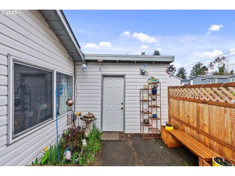 A home in Coos Bay