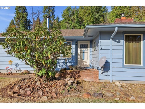 Tiny photo for 76306 Jasper Dr, Oakridge, OR 97463 (MLS # 175487498)