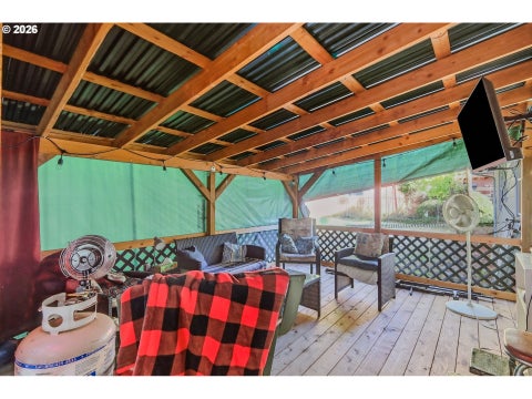 Tiny photo for 76306 Jasper Dr, Oakridge, OR 97463 (MLS # 175487498)