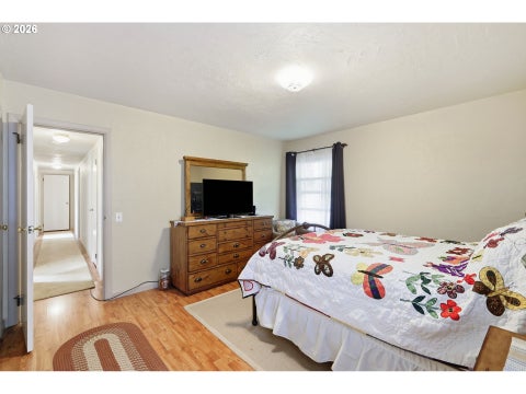 Tiny photo for 76306 Jasper Dr, Oakridge, OR 97463 (MLS # 175487498)