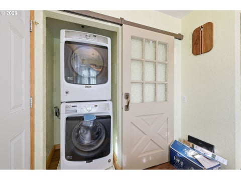 Tiny photo for 76306 Jasper Dr, Oakridge, OR 97463 (MLS # 175487498)