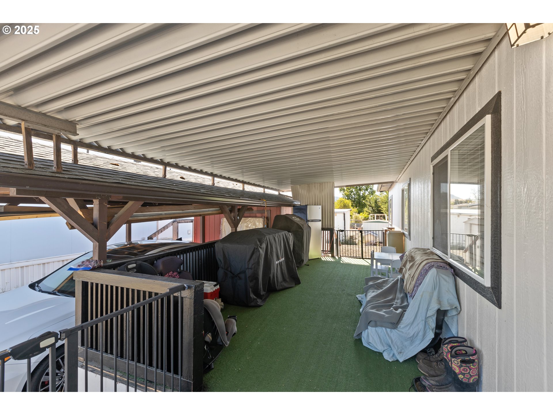 5 MANOR LOOP