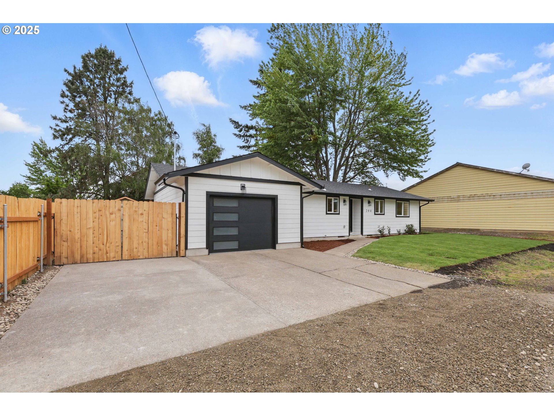 204 MADDOX AVE