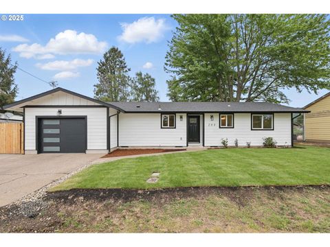 204 MADDOX AVE Amity OR 97101