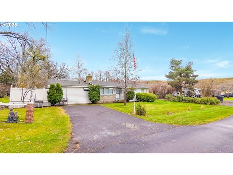 Photo of 82449 Rosebrooke Rd, Milton Freewater, OR 97862 (MLS # 430091235)