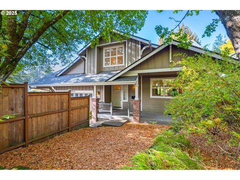7925 SW 28TH AVE Portland OR 97219