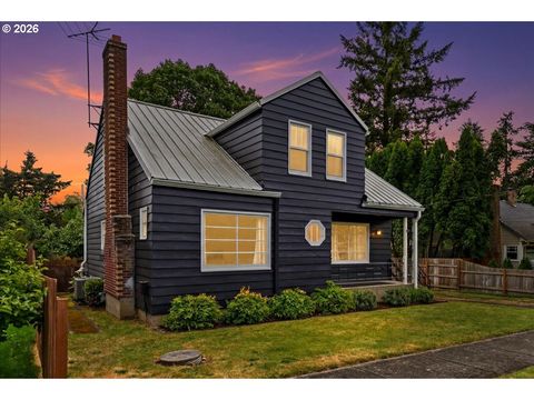 Photo of 622 SW Utah St, Camas, WA 98607 (MLS # 205730926)
