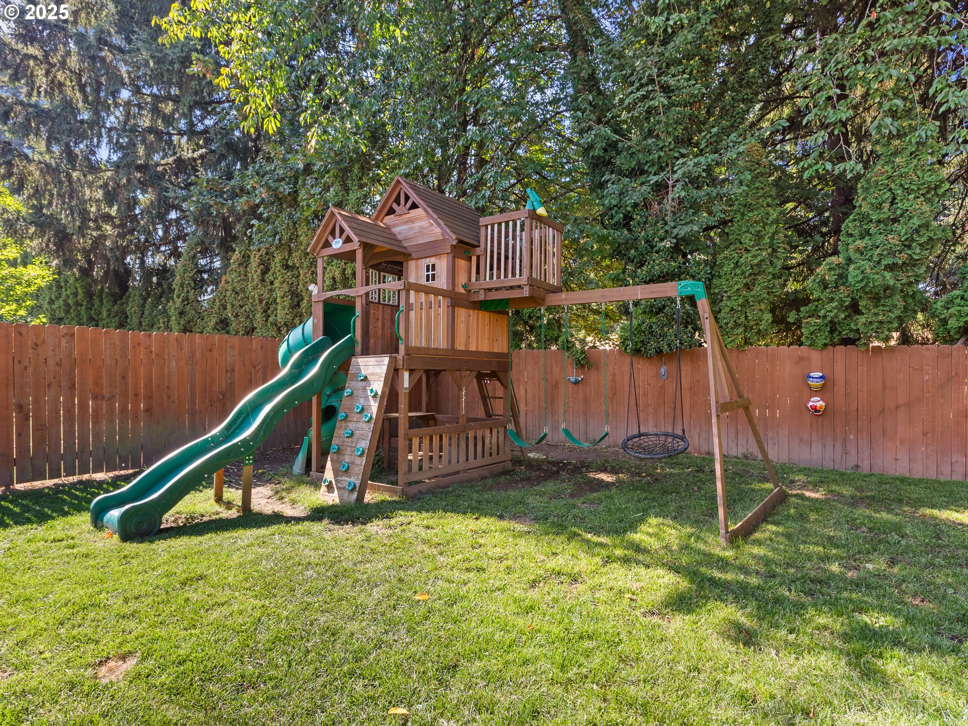 Vancouver, Washington 98686, United States, 4 Bedrooms Bedrooms, ,3 BathroomsBathrooms,Residential,Pending,215942