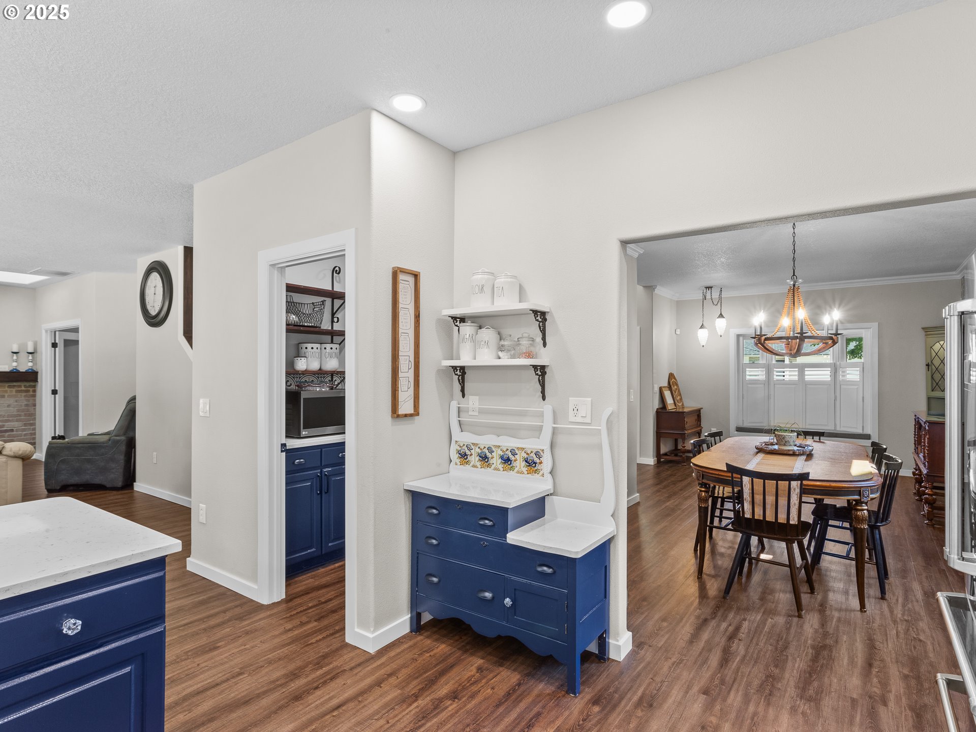 Vancouver, Washington 98686, United States, 4 Bedrooms Bedrooms, ,3 BathroomsBathrooms,Residential,Pending,215942