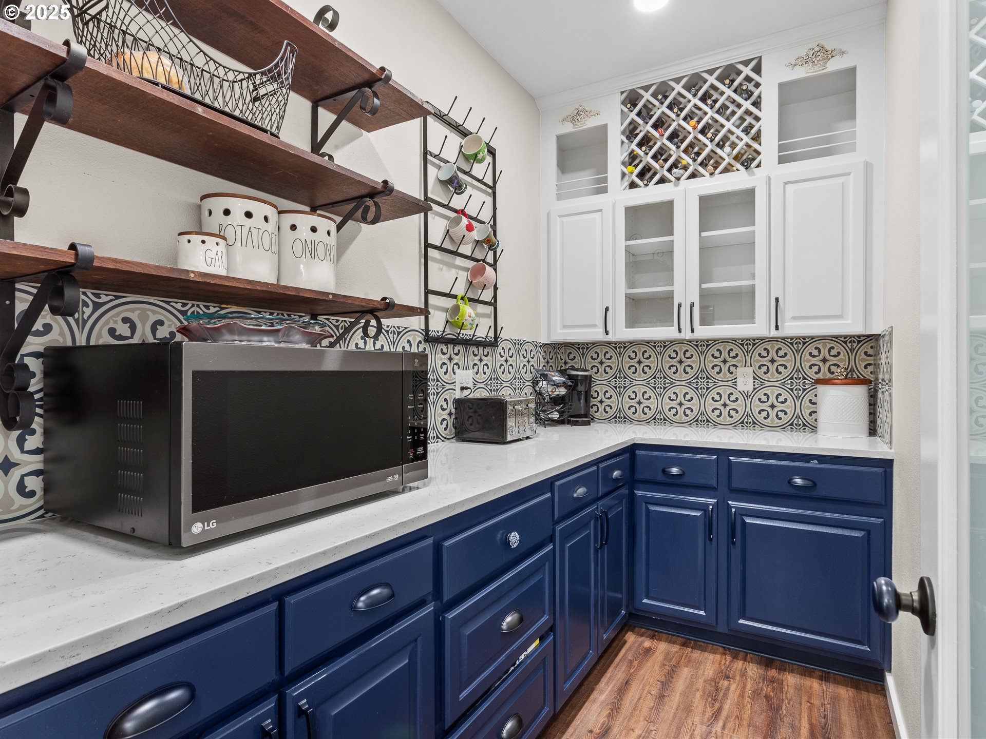 Vancouver, Washington 98686, United States, 4 Bedrooms Bedrooms, ,3 BathroomsBathrooms,Residential,Pending,215942