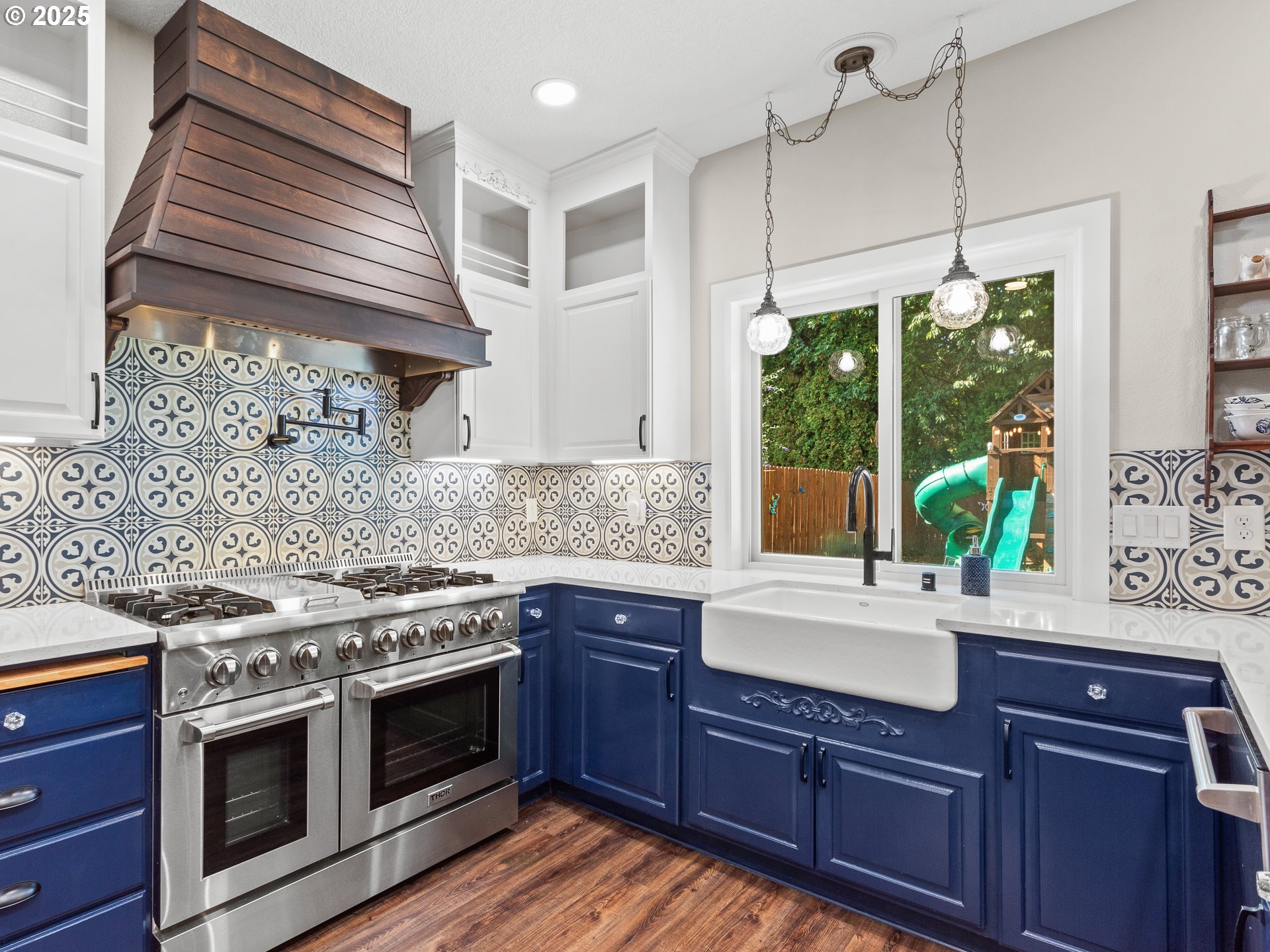 Vancouver, Washington 98686, United States, 4 Bedrooms Bedrooms, ,3 BathroomsBathrooms,Residential,Pending,215942