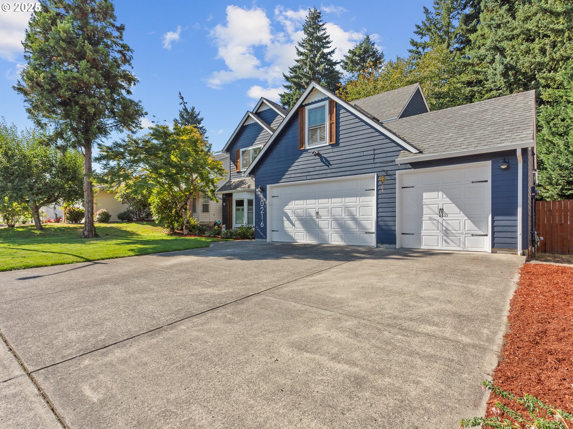 Vancouver, Washington 98686, United States, 4 Bedrooms Bedrooms, ,3 BathroomsBathrooms,Residential,Pending,215942