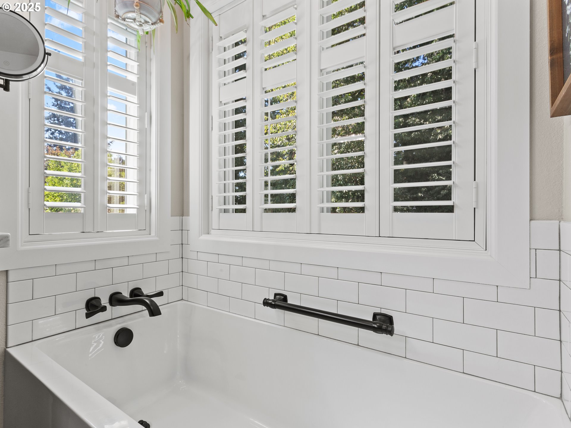 Vancouver, Washington 98686, United States, 4 Bedrooms Bedrooms, ,3 BathroomsBathrooms,Residential,Pending,215942