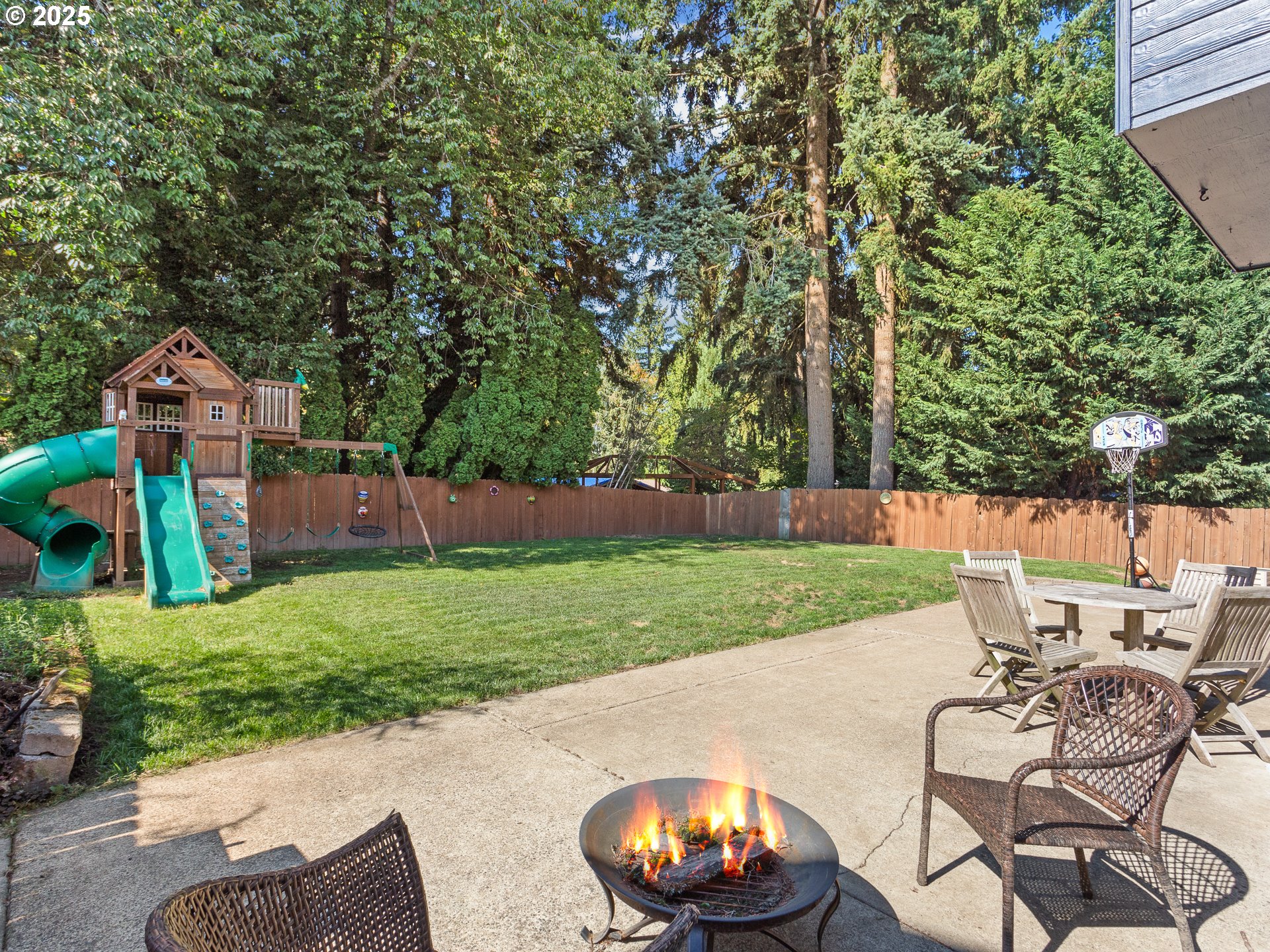 Vancouver, Washington 98686, United States, 4 Bedrooms Bedrooms, ,3 BathroomsBathrooms,Residential,Pending,215942