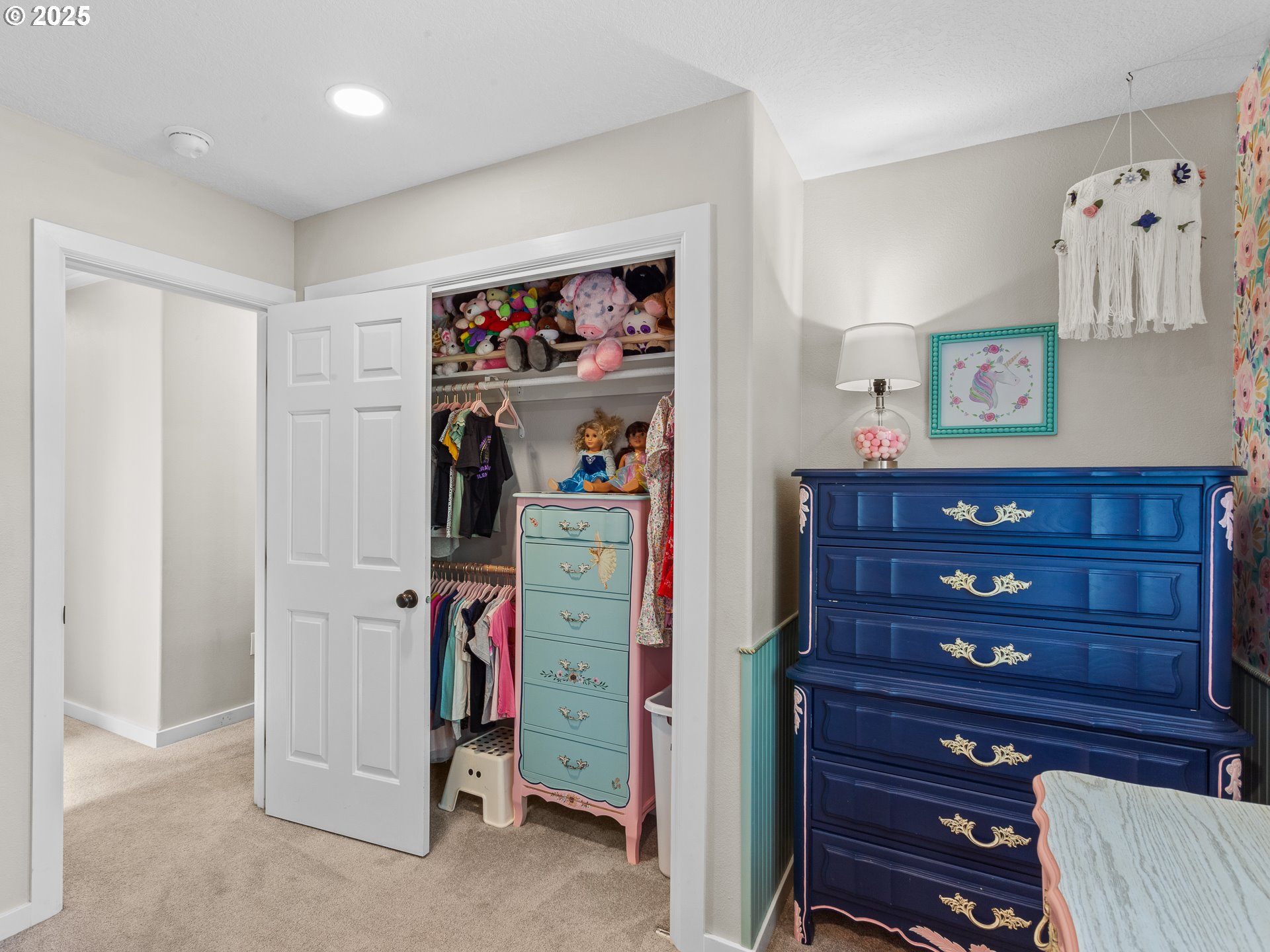 Vancouver, Washington 98686, United States, 4 Bedrooms Bedrooms, ,3 BathroomsBathrooms,Residential,Pending,215942