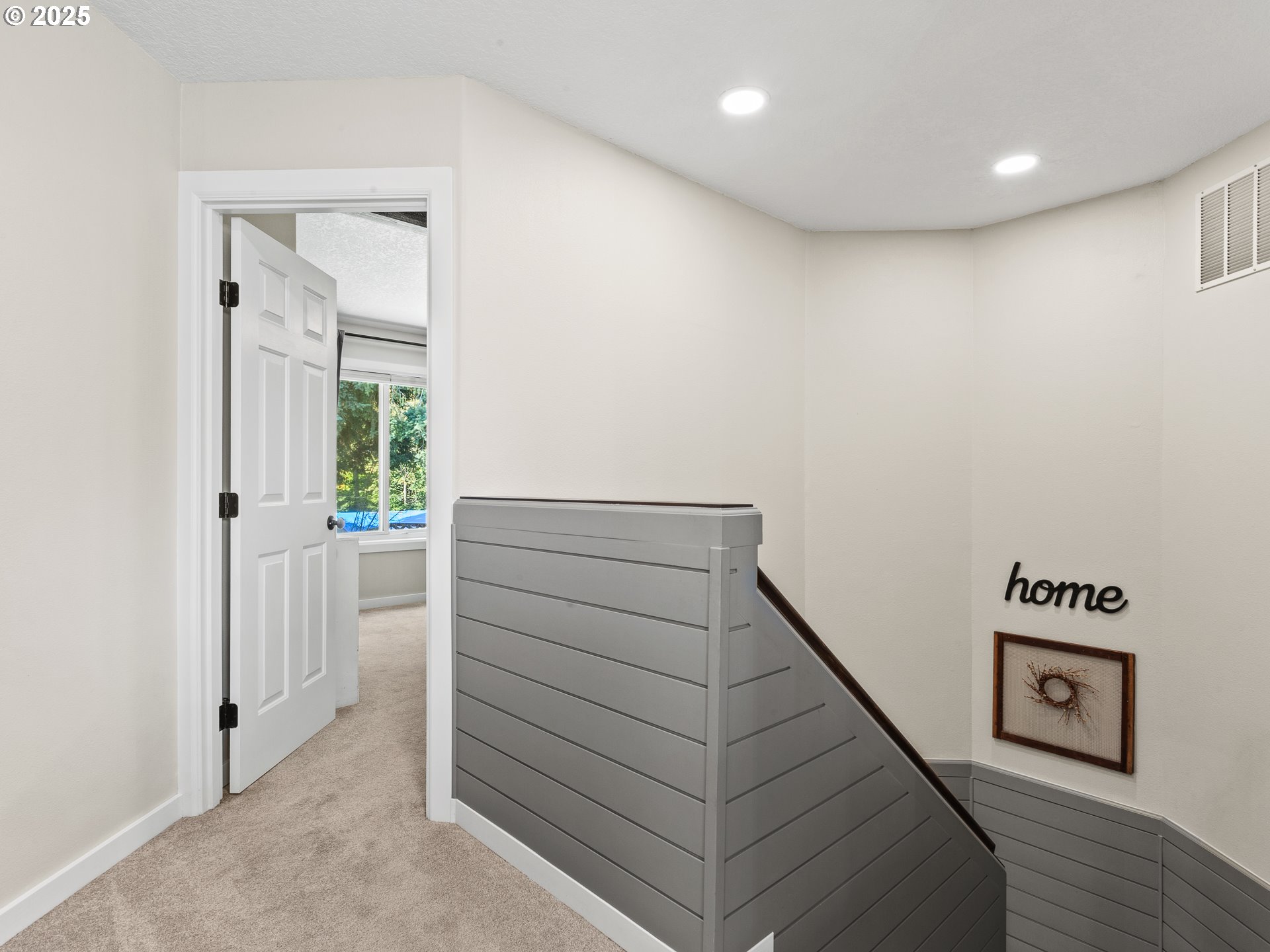 Vancouver, Washington 98686, United States, 4 Bedrooms Bedrooms, ,3 BathroomsBathrooms,Residential,Pending,215942