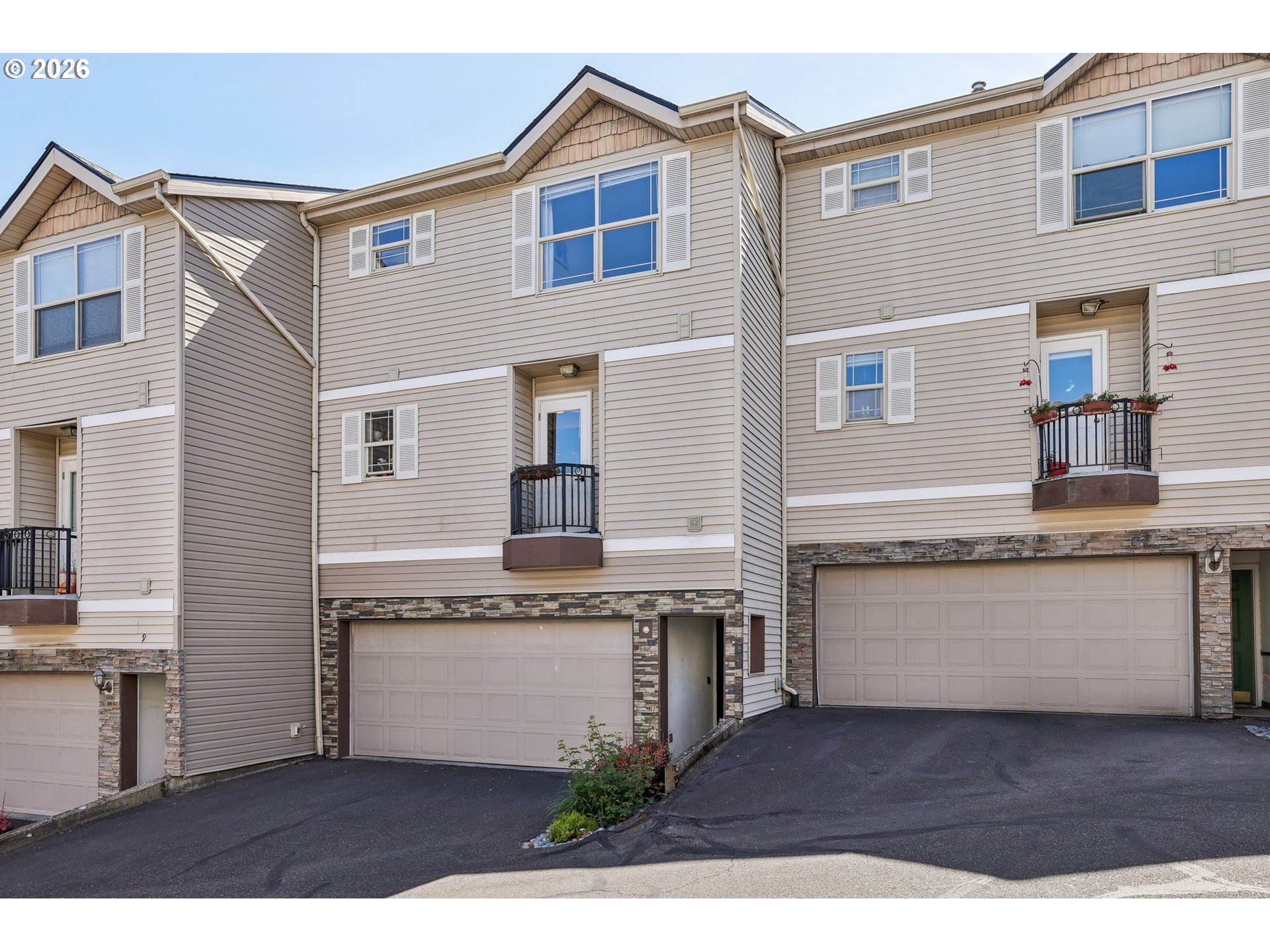 12142 NE FREMONT ST 11