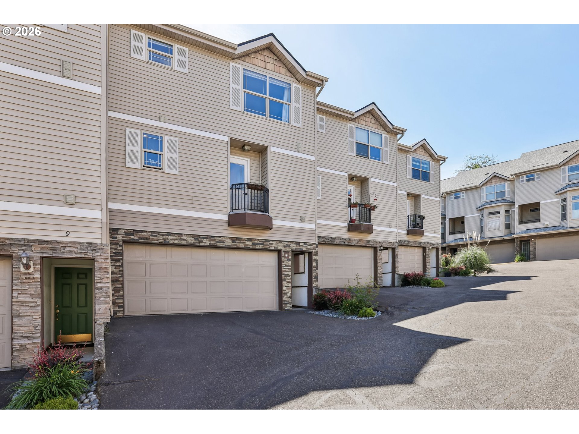 12142 NE FREMONT ST 11