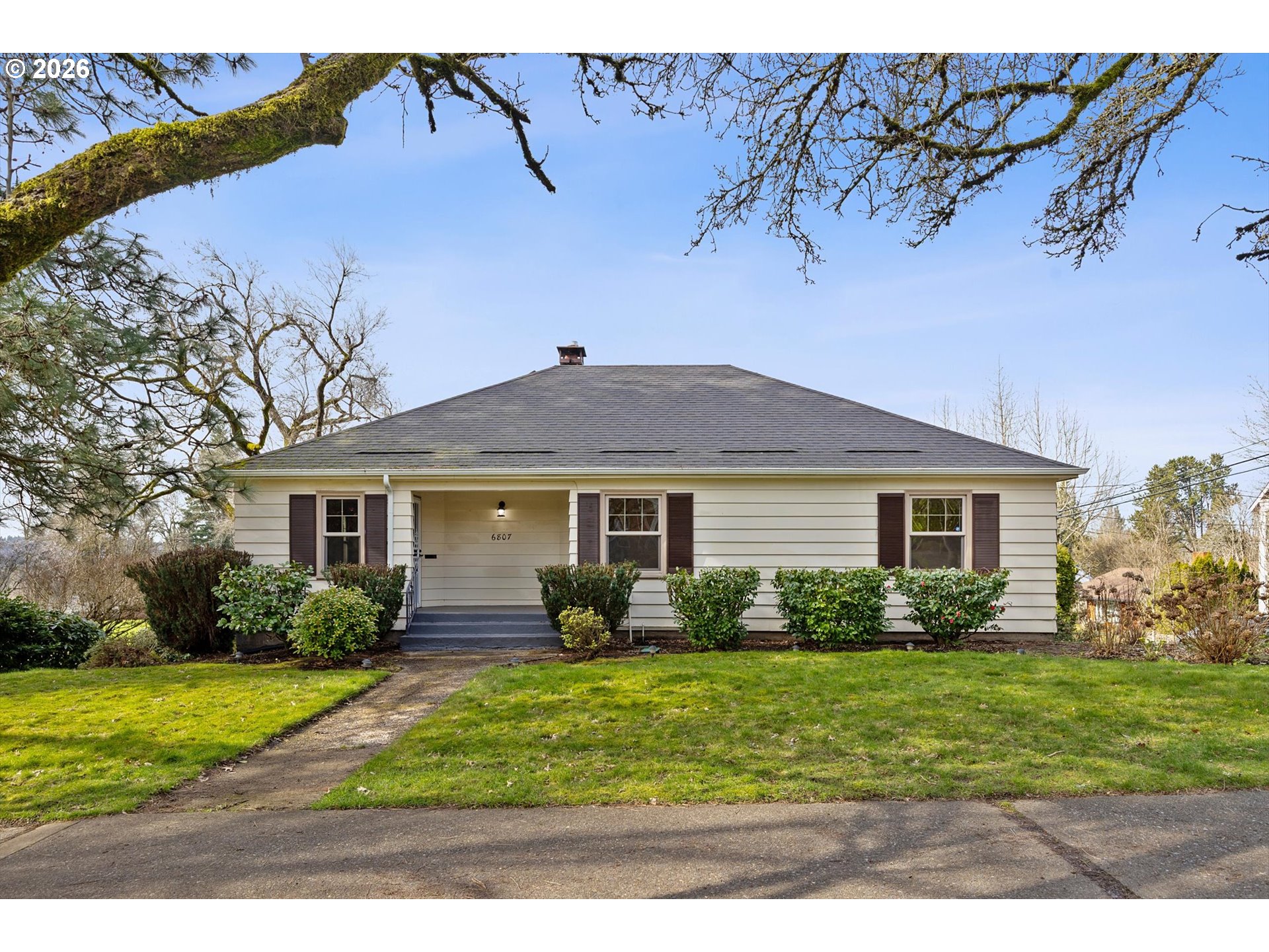 Photo 1 of 47 — 6807 SE CESAR E CHAVEZ BLVD, Portland, OR 97202