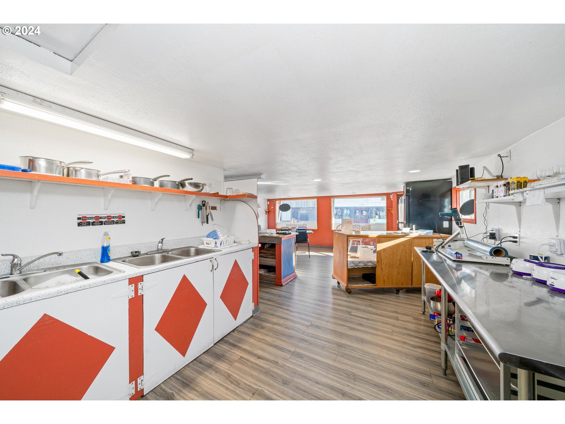 Garibaldi, Oregon 97118, United States, ,Commercial,Active,54898