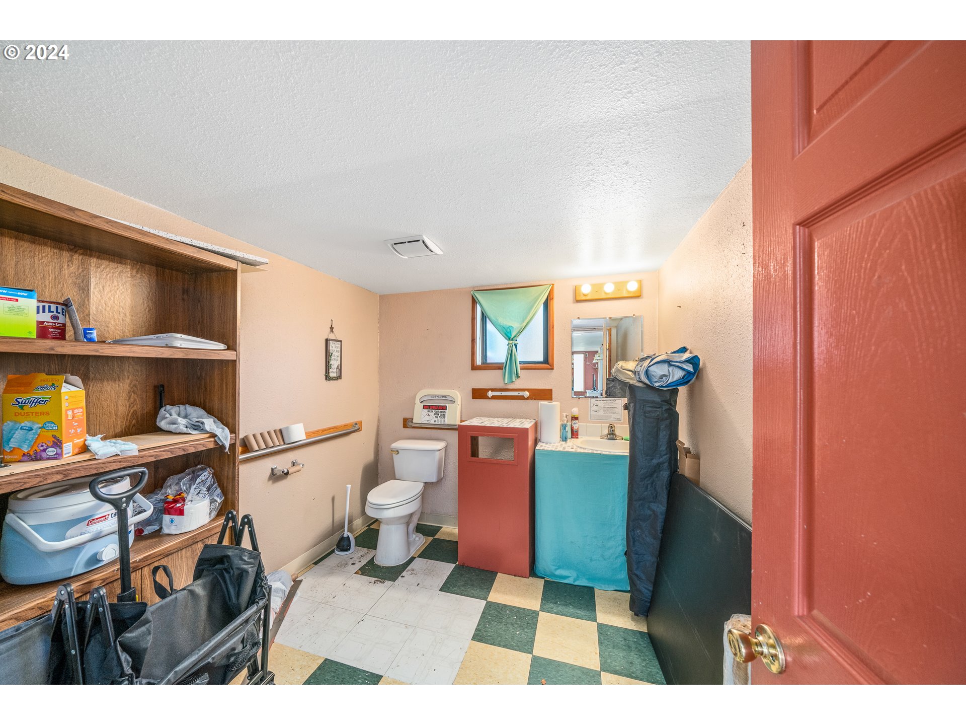 Garibaldi, Oregon 97118, United States, ,Commercial,Active,54898