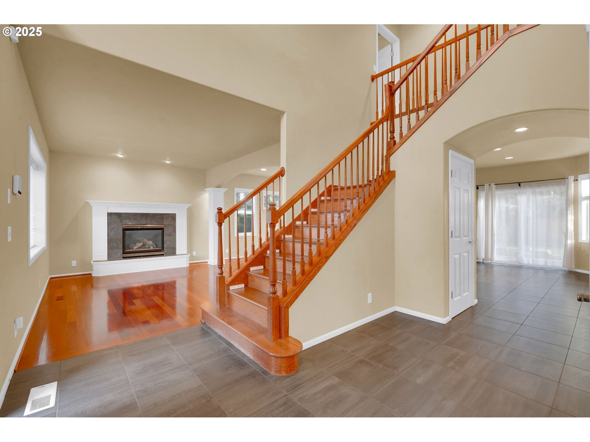2408 LAKEVIEW DR