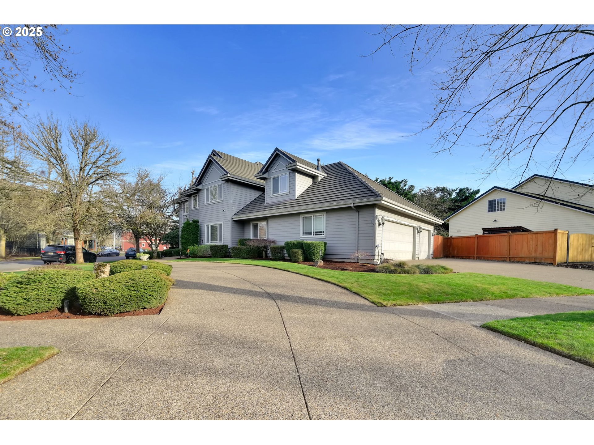 2408 LAKEVIEW DR